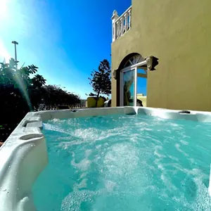 Villa Amazing View In With Jacuzzi, El Medano (Tenerife)